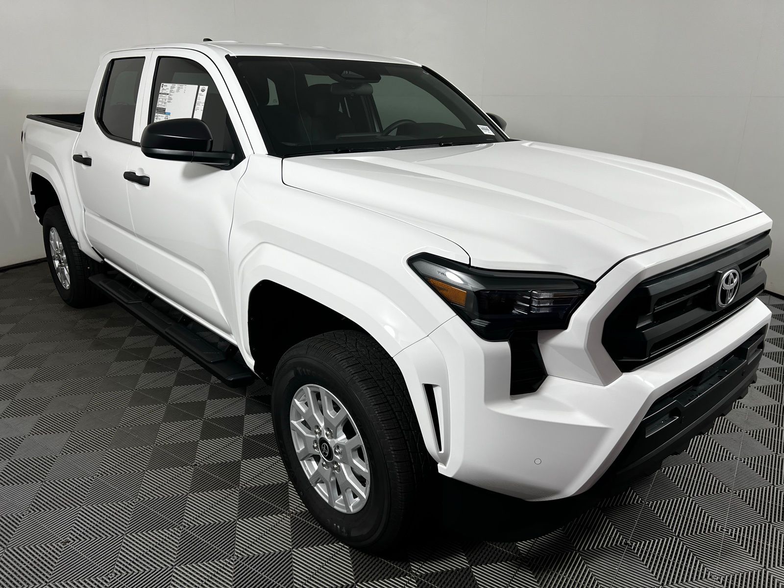 2025 Toyota Tacoma SR 3