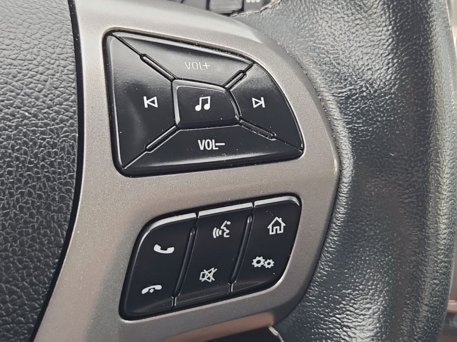 Certified Used 2019 Gray Ford XLT image 36