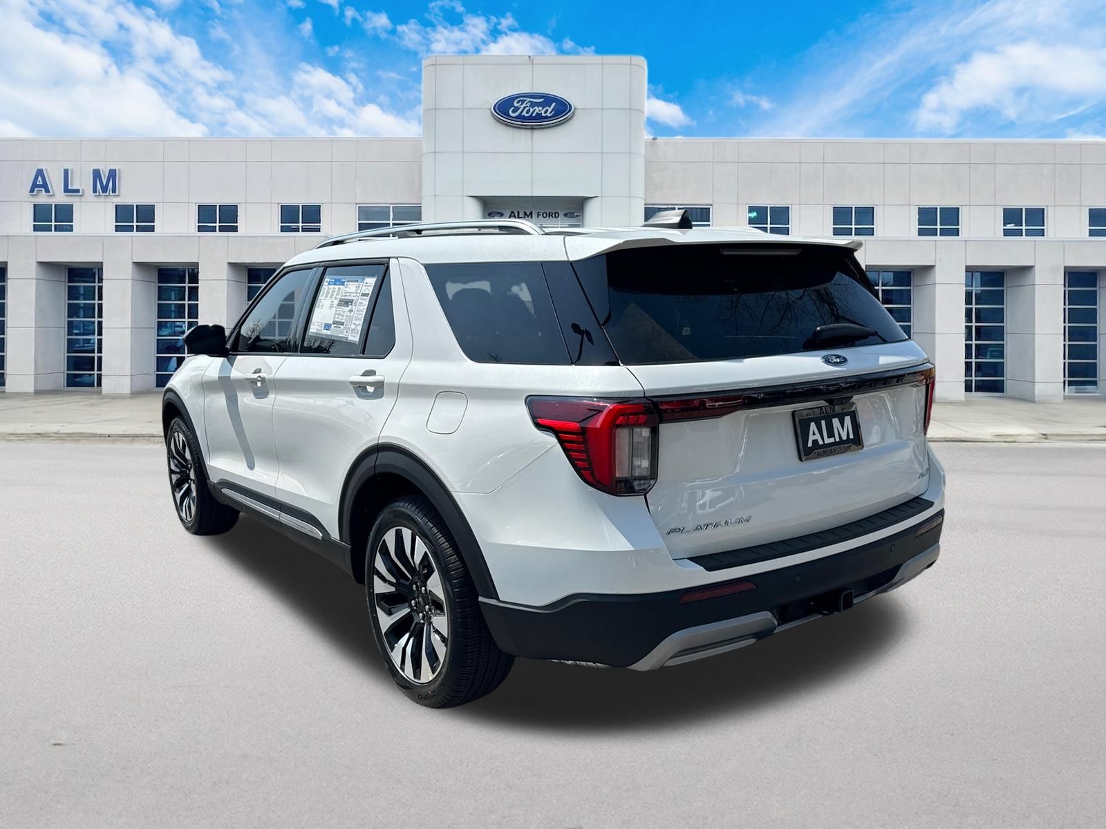 New 2026 Star White Metallic Tri-Coat Ford Platinum™ image 8