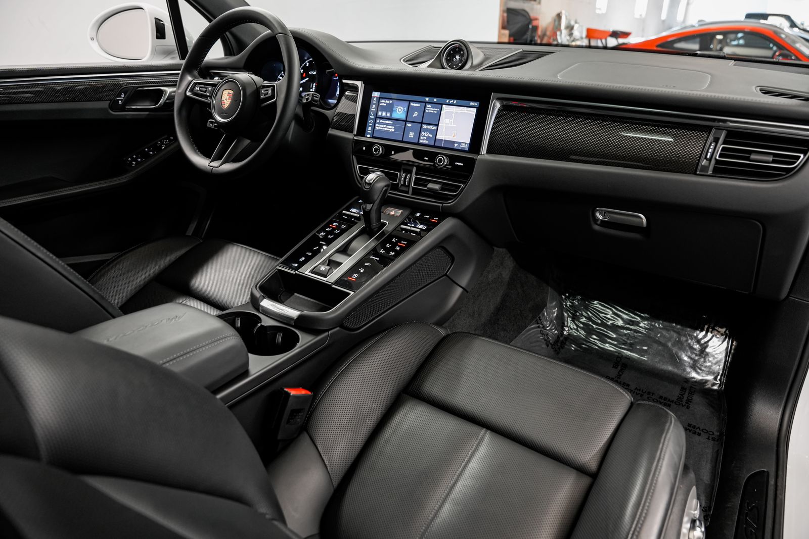 2022 Porsche Macan GTS — photo 28