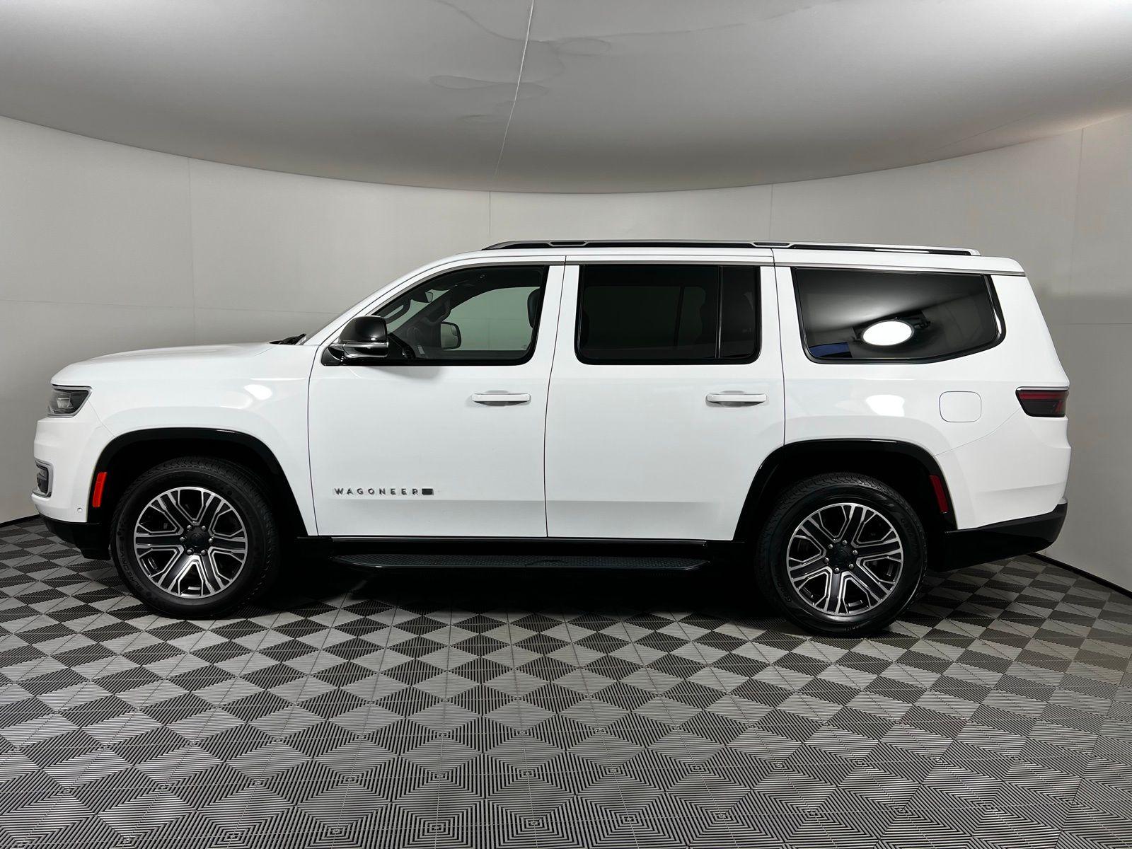 Thumbnail: 2024 Jeep Wagoneer - 8