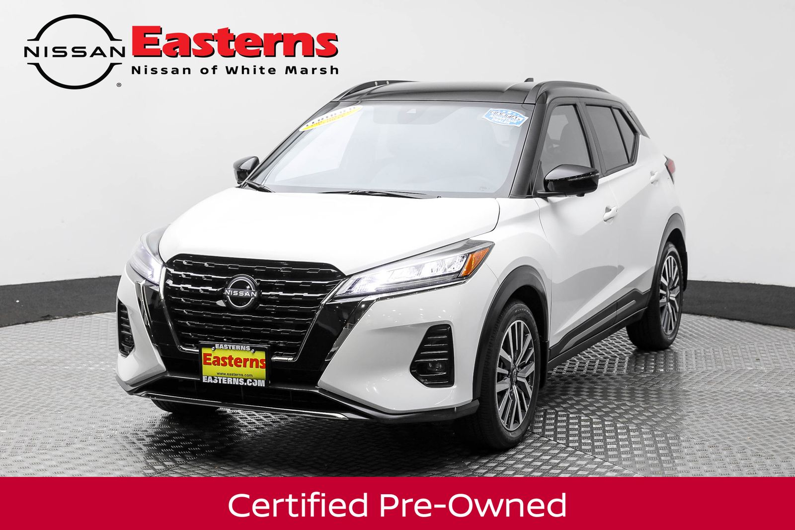 2023 Nissan Kicks SR's photo