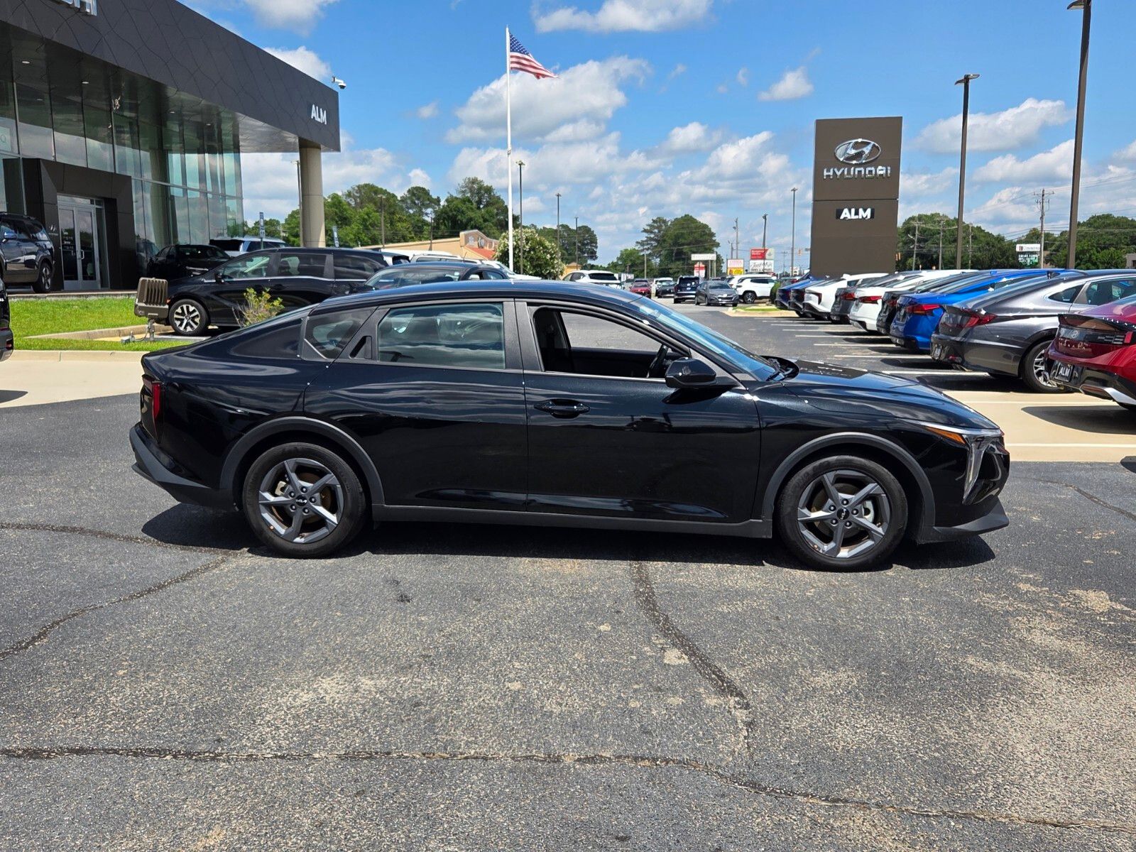 Used 2025 Black Kia LXS image 14
