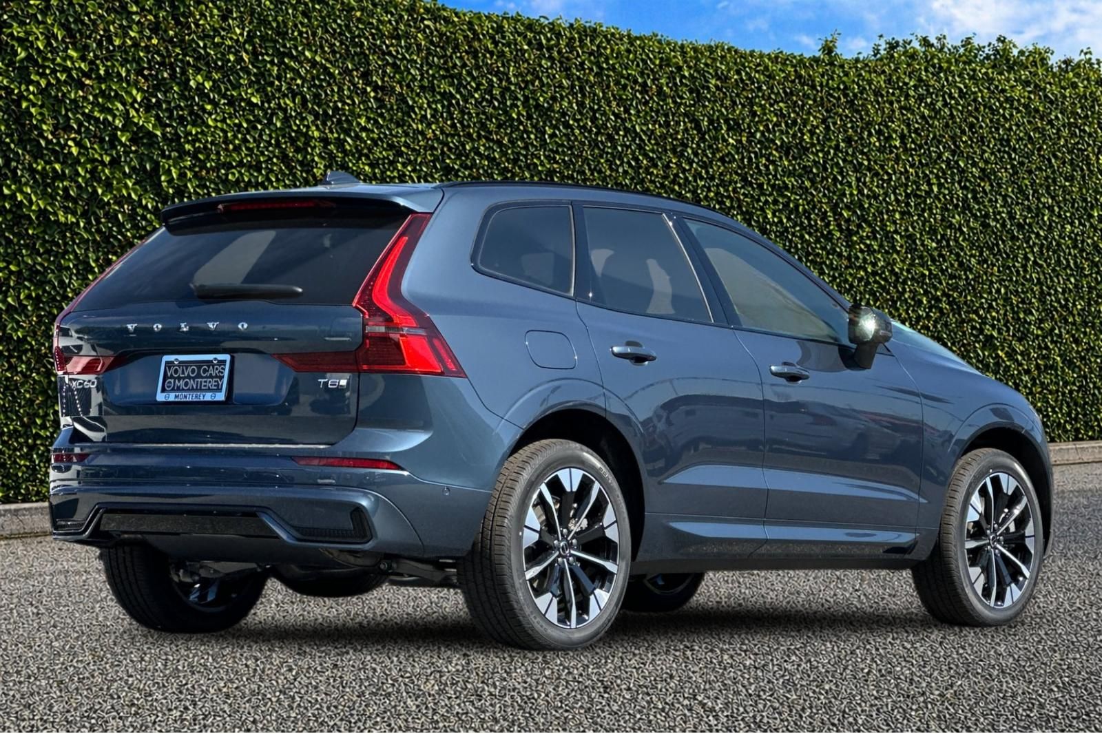 New 2026 Blue Volvo T8 Plus image 6