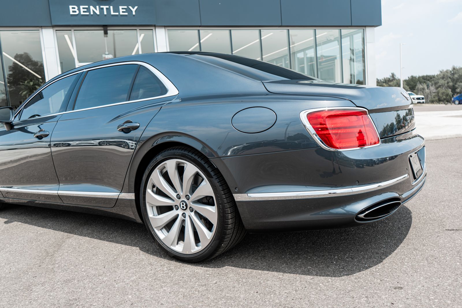 2026 Bentley Flying Spur - Photo 9