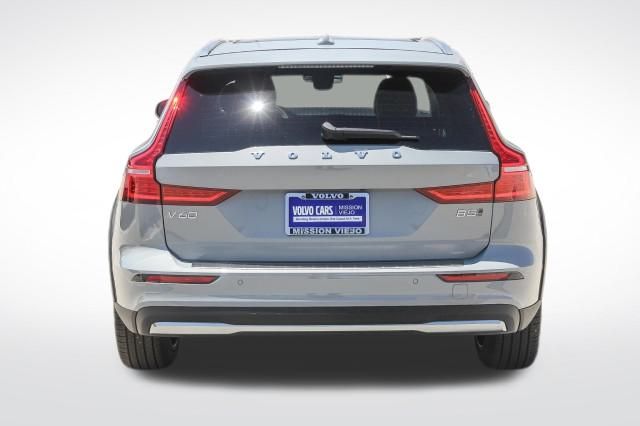 2025 Volvo V60 Cross Country Ultra - Photo 6