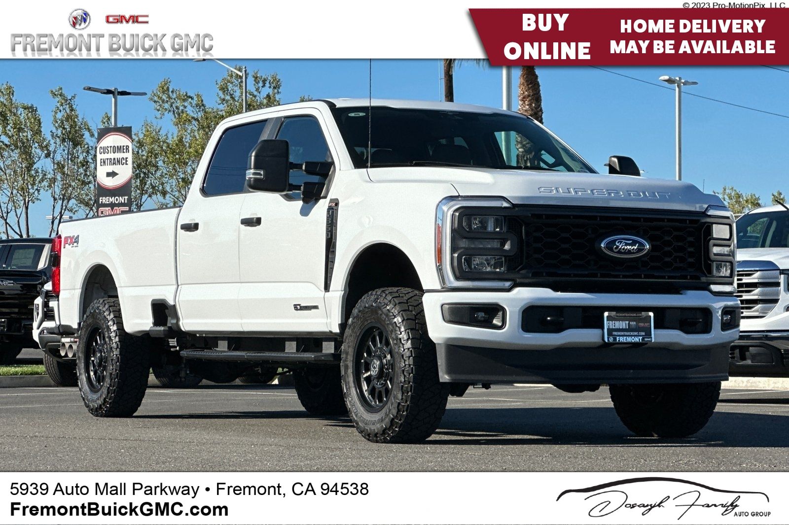 Oxford White 2023 Ford F-350 Super Duty XL Crew Cab 4WD Pickup Truck Four-Wheel Drive Automatic