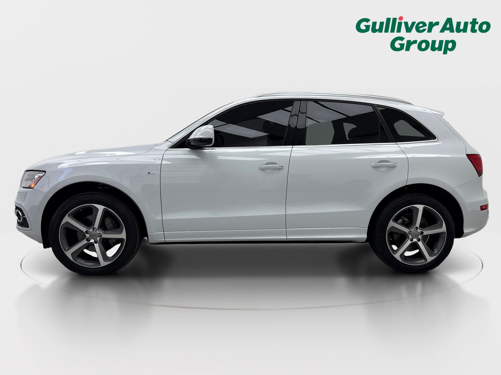 View vehicle photo 3