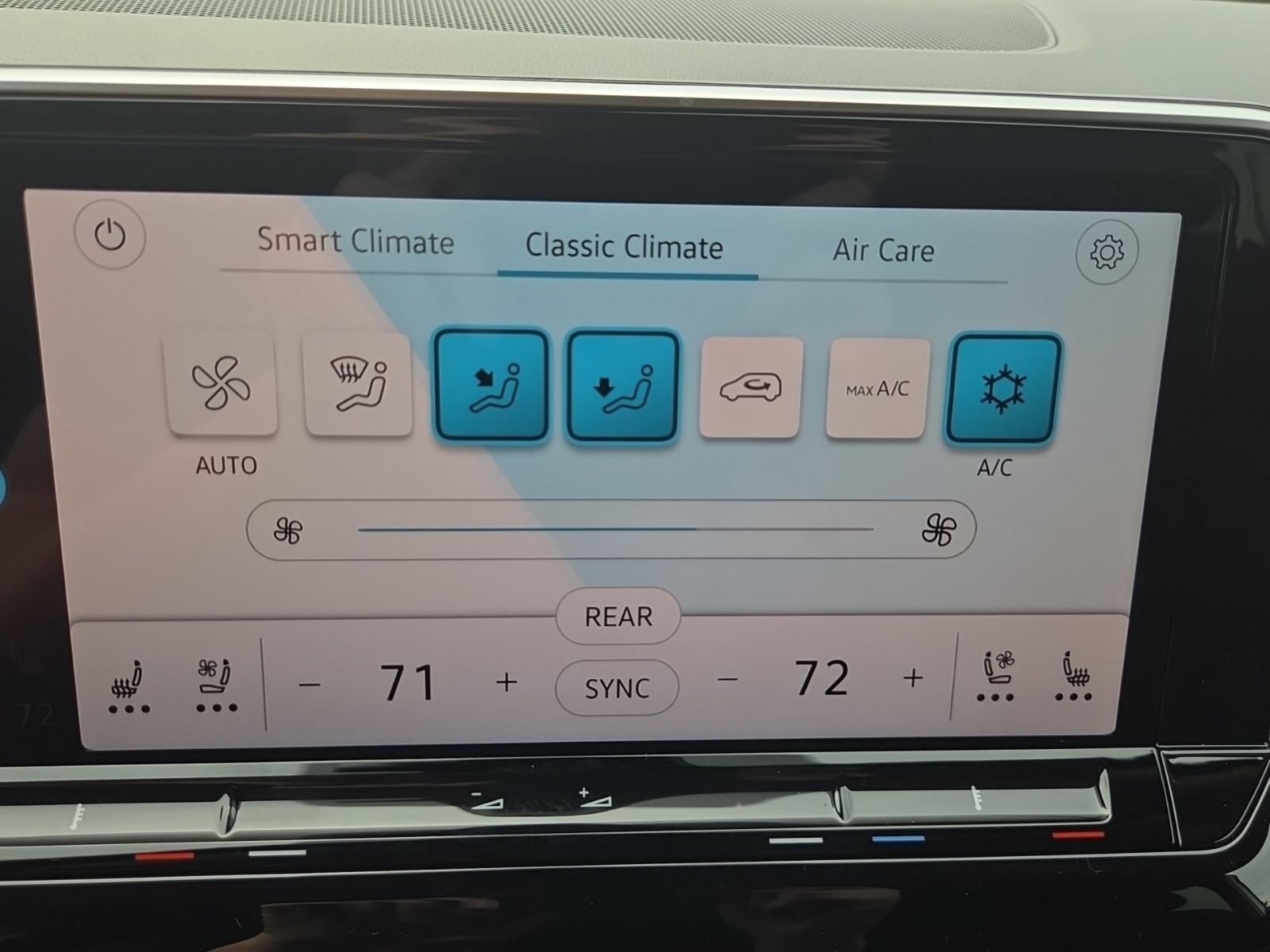 new 2026 Volkswagen Atlas car, priced at $45,905