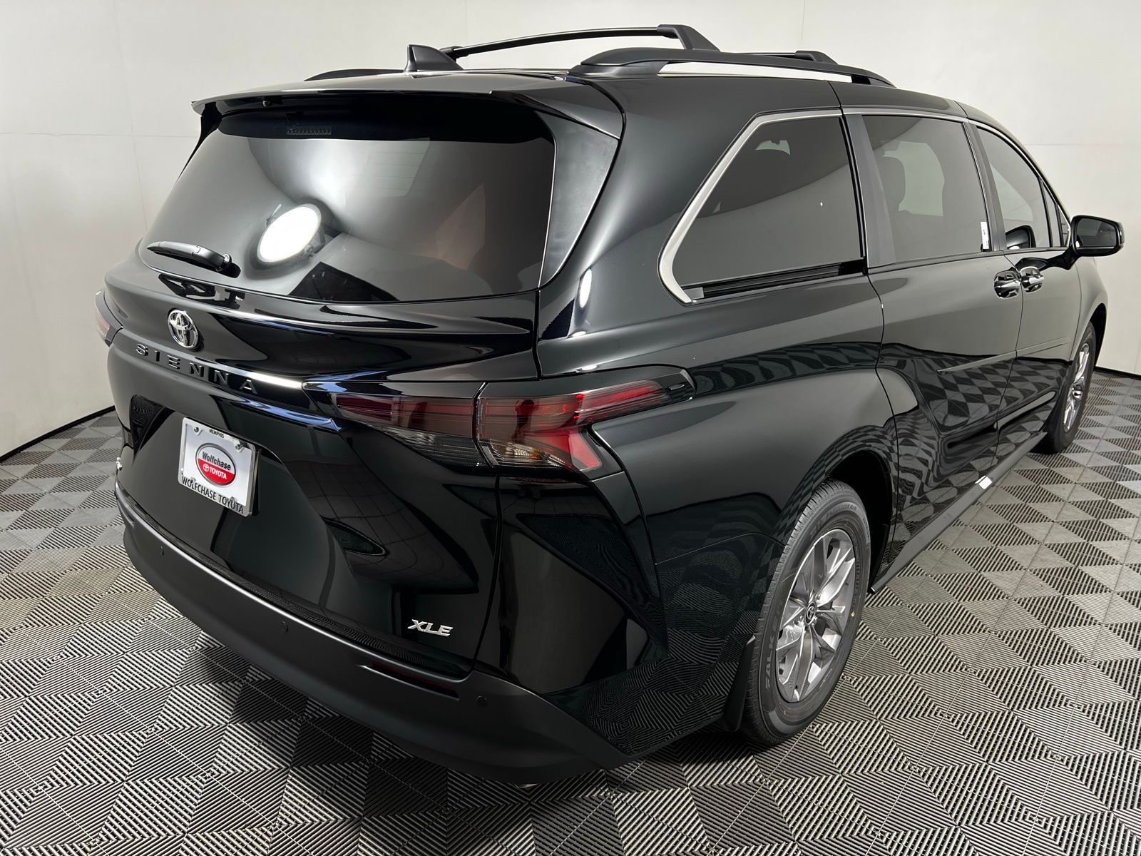 Thumbnail: 2026 Toyota Sienna - 5