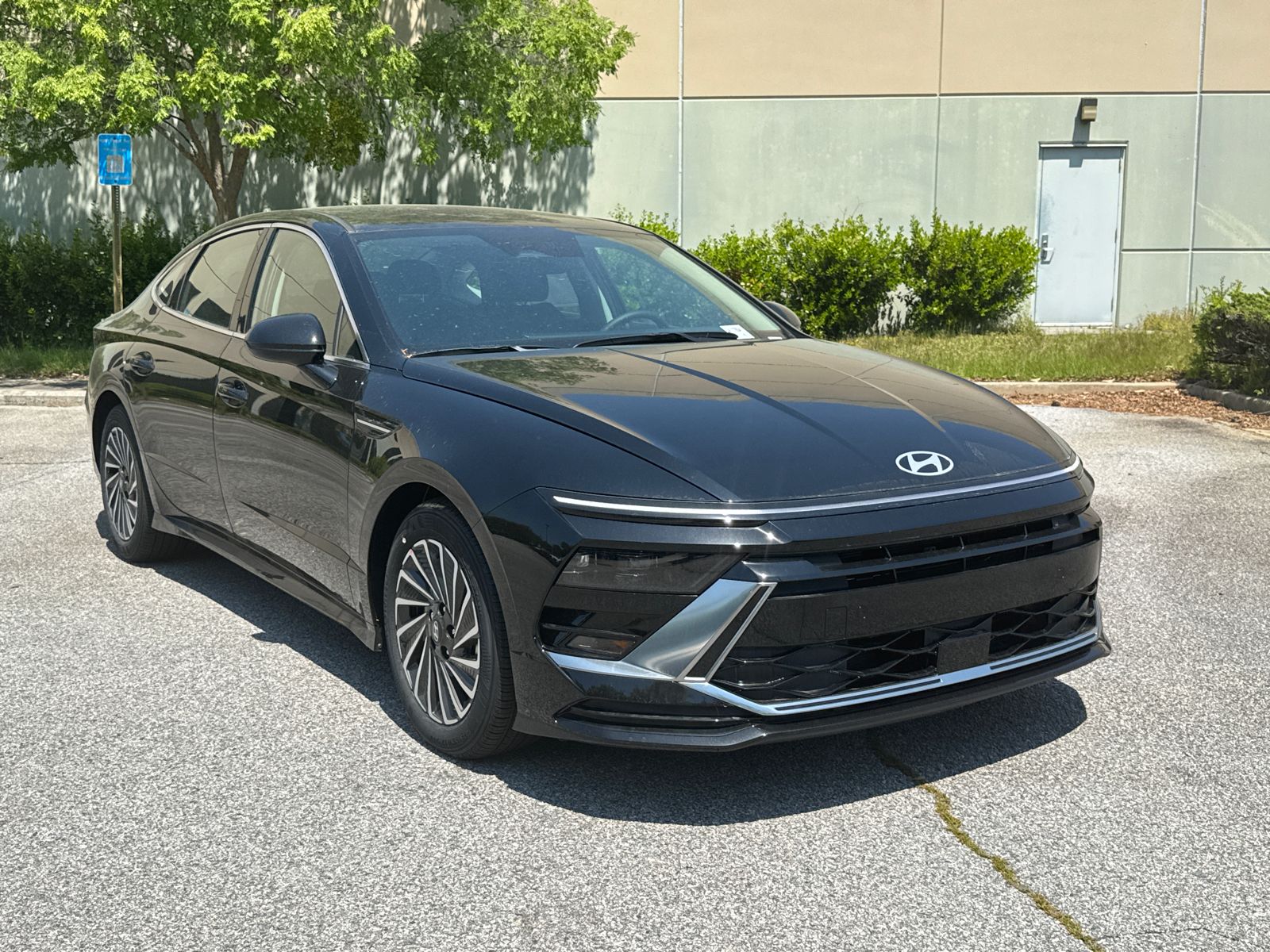 2025 Hyundai Sonata Hybrid SEL photo 3