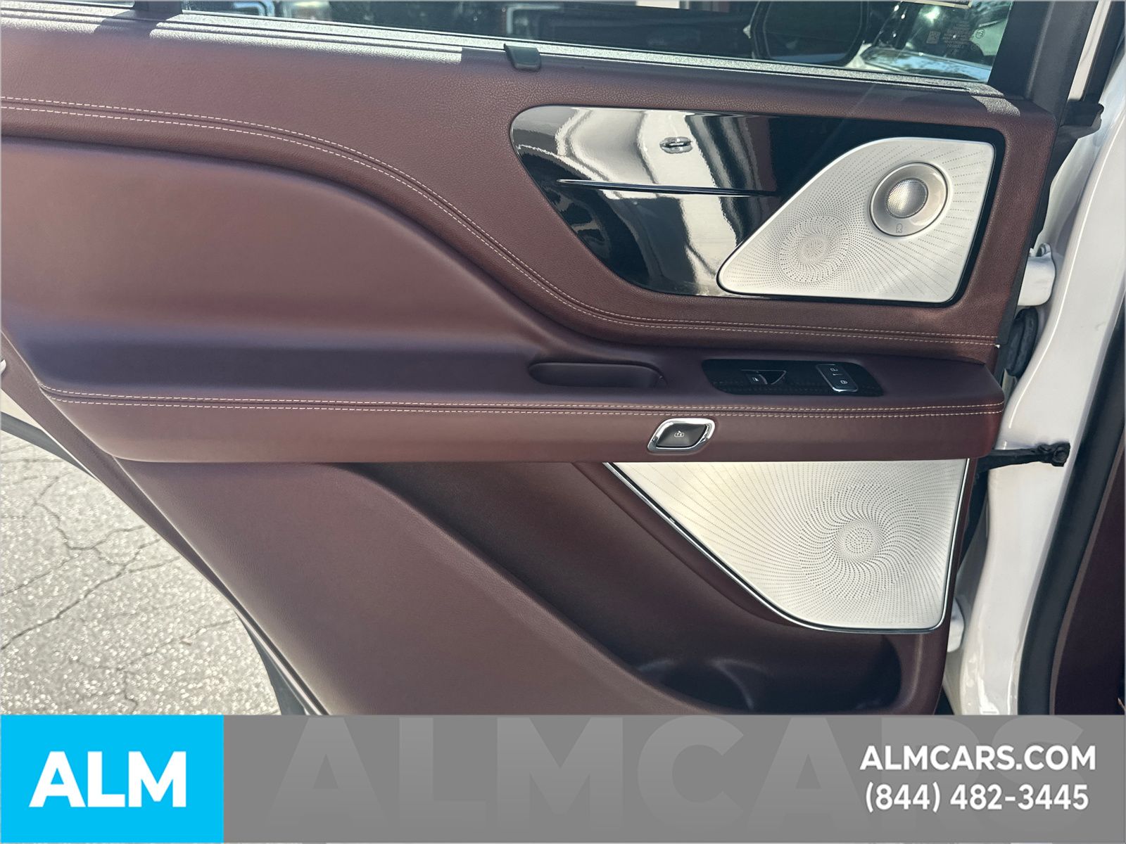 Used 2022 White Lincoln Black Label Grand Touring image 26