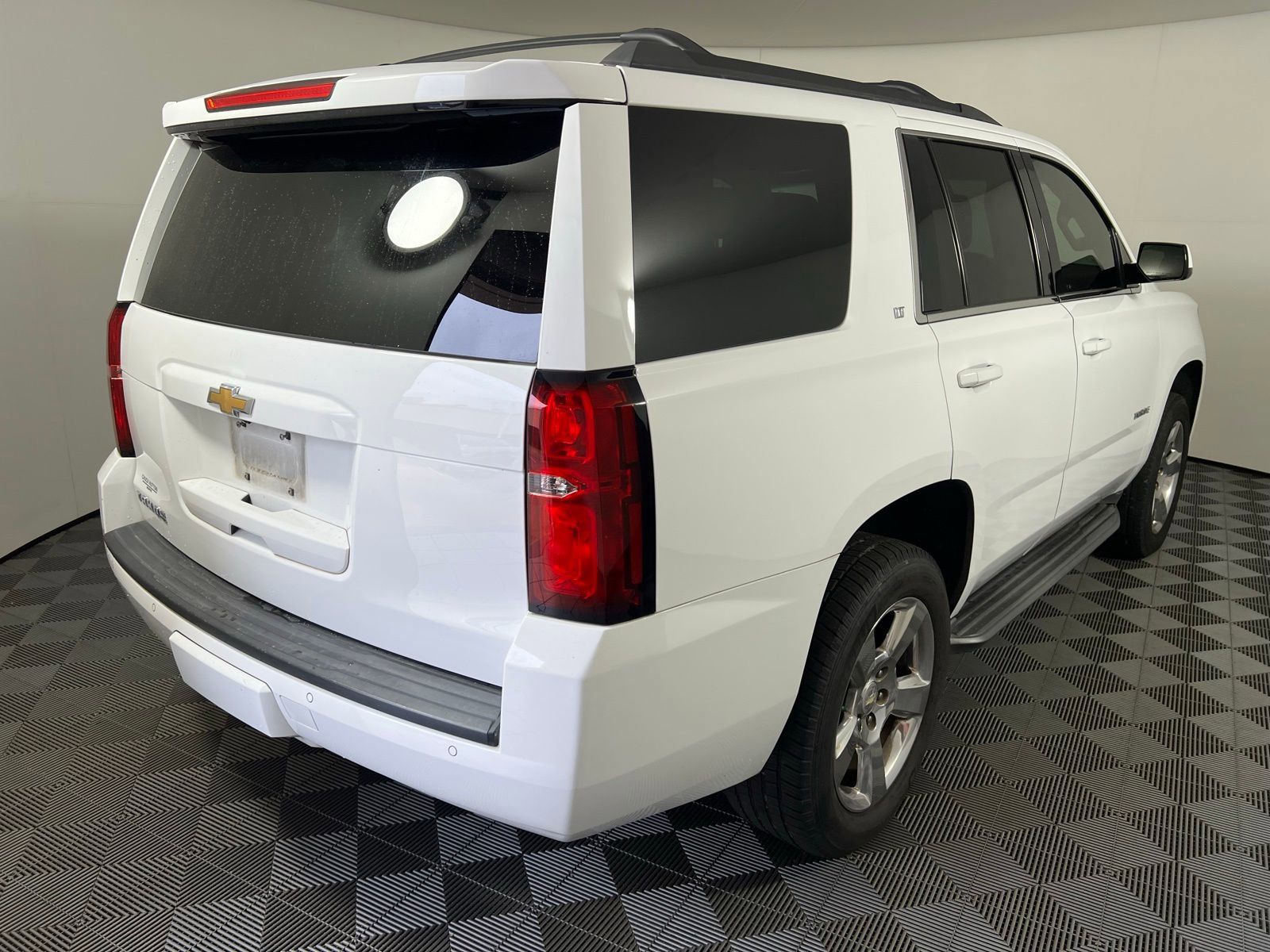 Thumbnail: 2016 Chevrolet Tahoe - 5