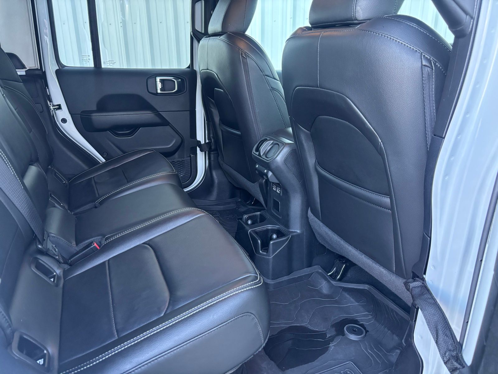 Used Car 2022 Jeep Gladiator  Overland For Sale Under $35,000 In Austin, Texas