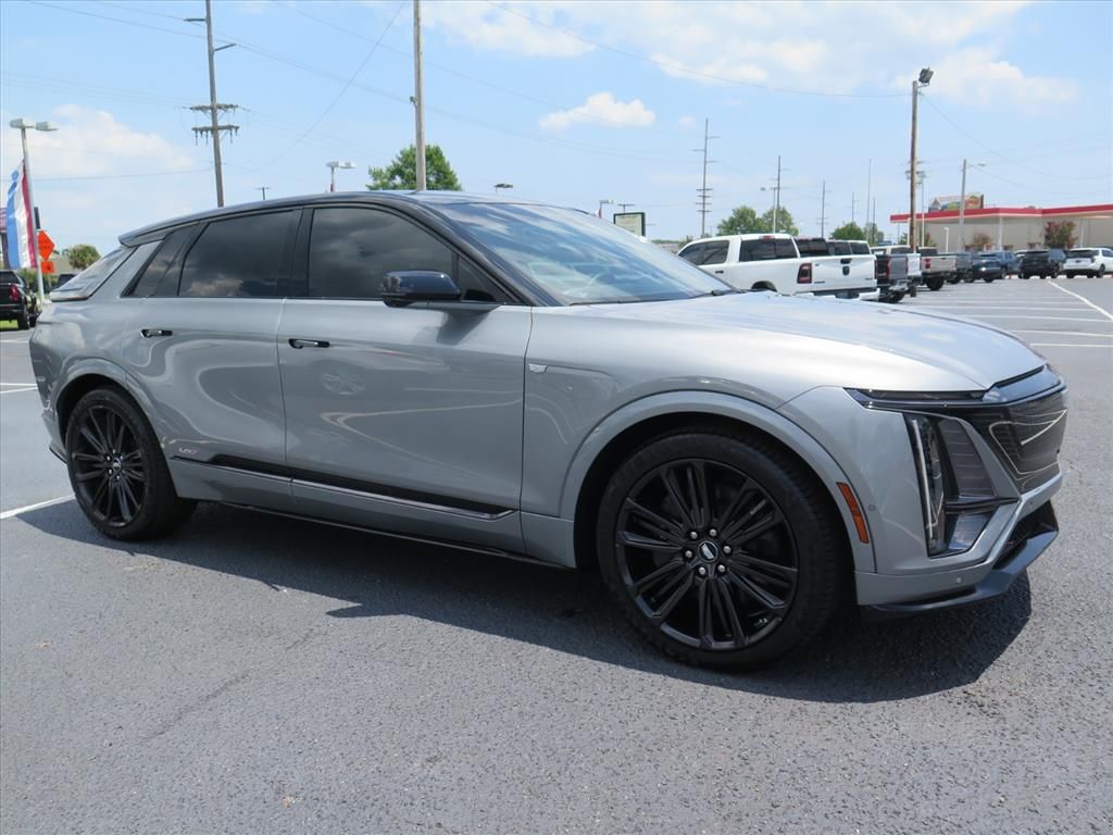 2026 Cadillac LYRIQ-V AWD