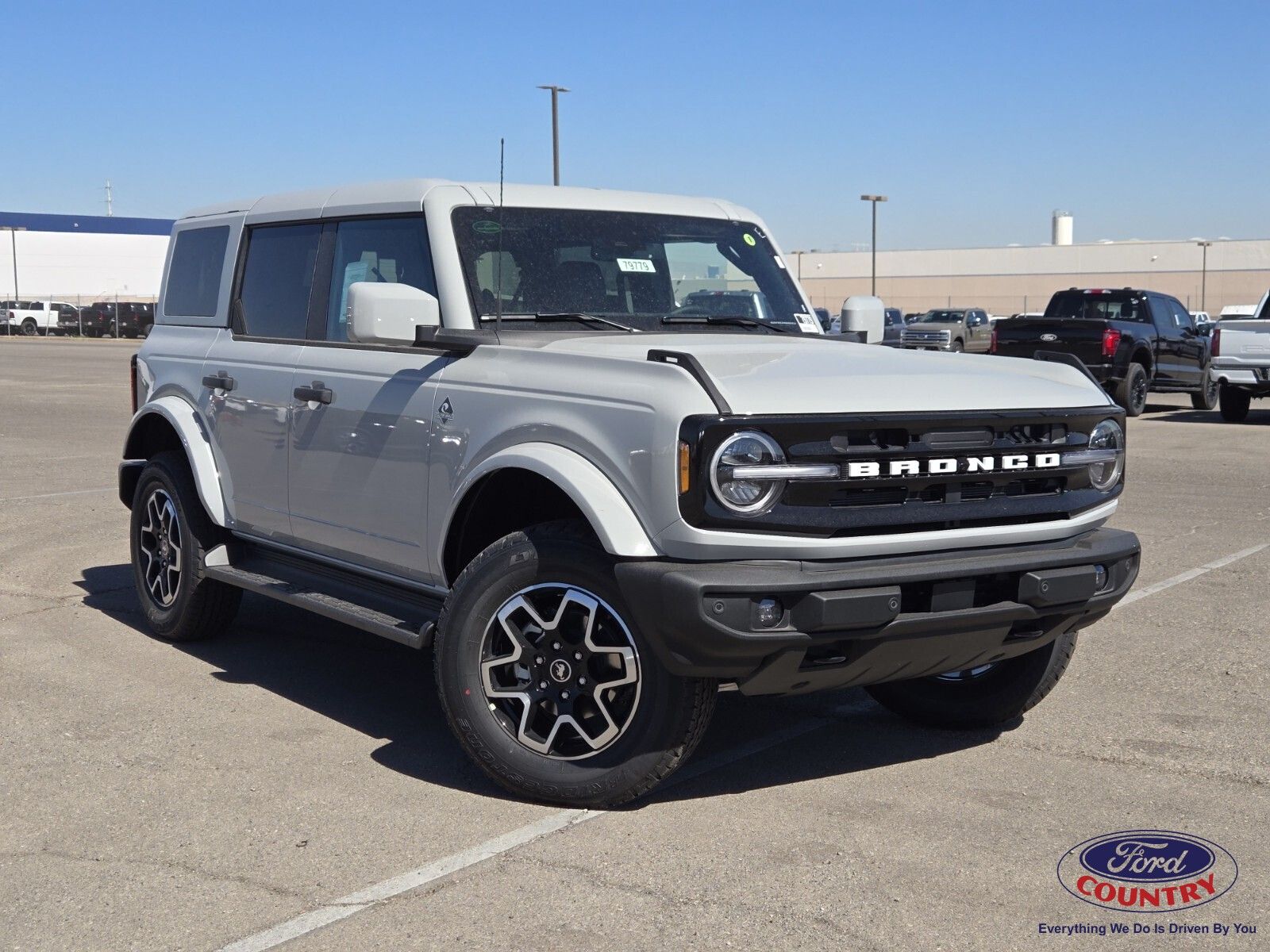 2026 Ford Bronco Outer Banks