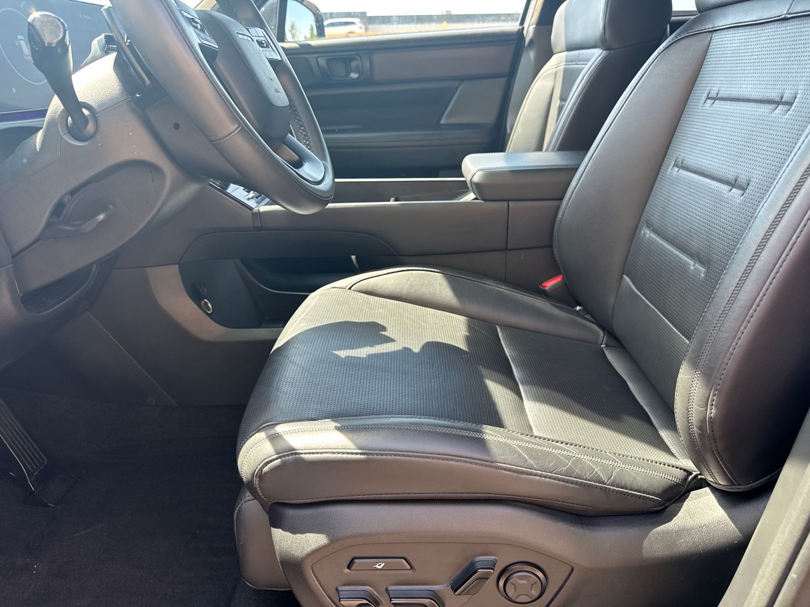 Used 2025 Gray Hyundai Calligraphy image 9
