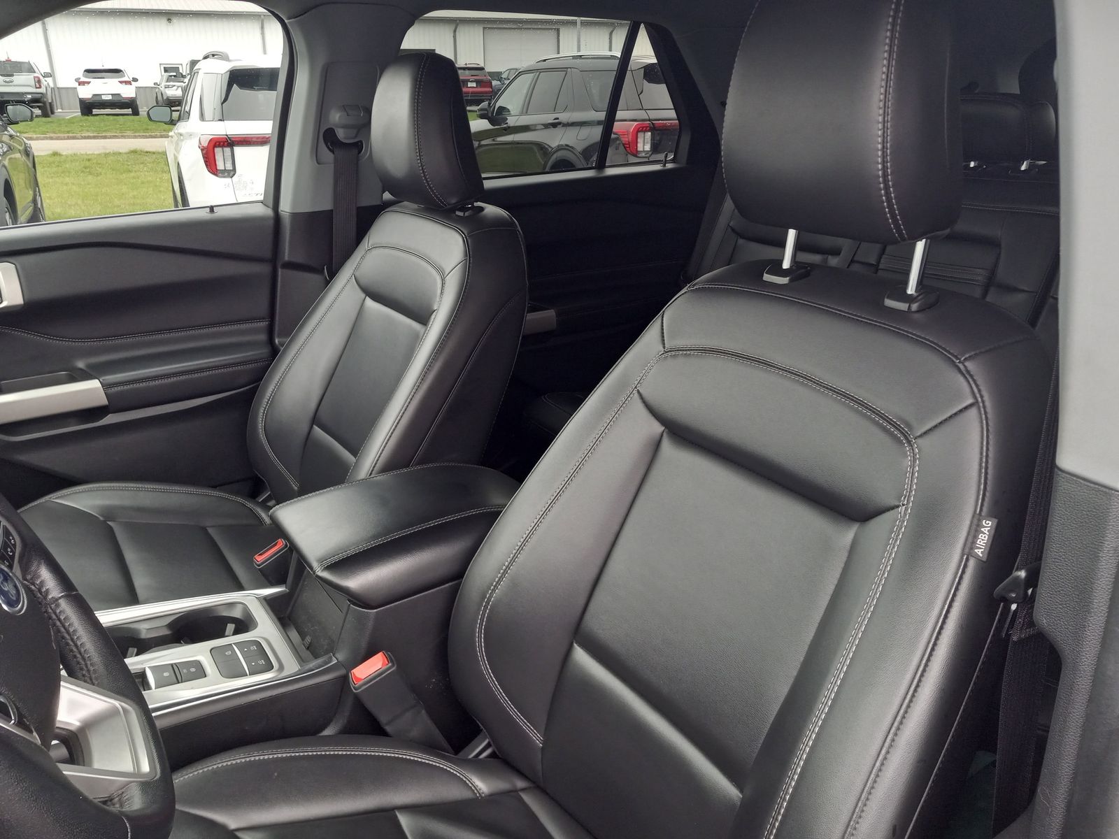 2023 Ford Explorer image 14