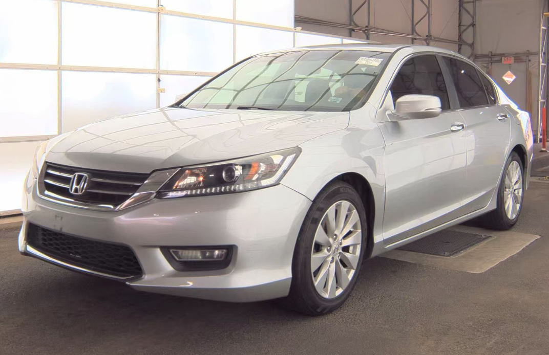 Silver 2013 Honda Accord Sedan Front-Wheel Drive Continuously Variable Transmission