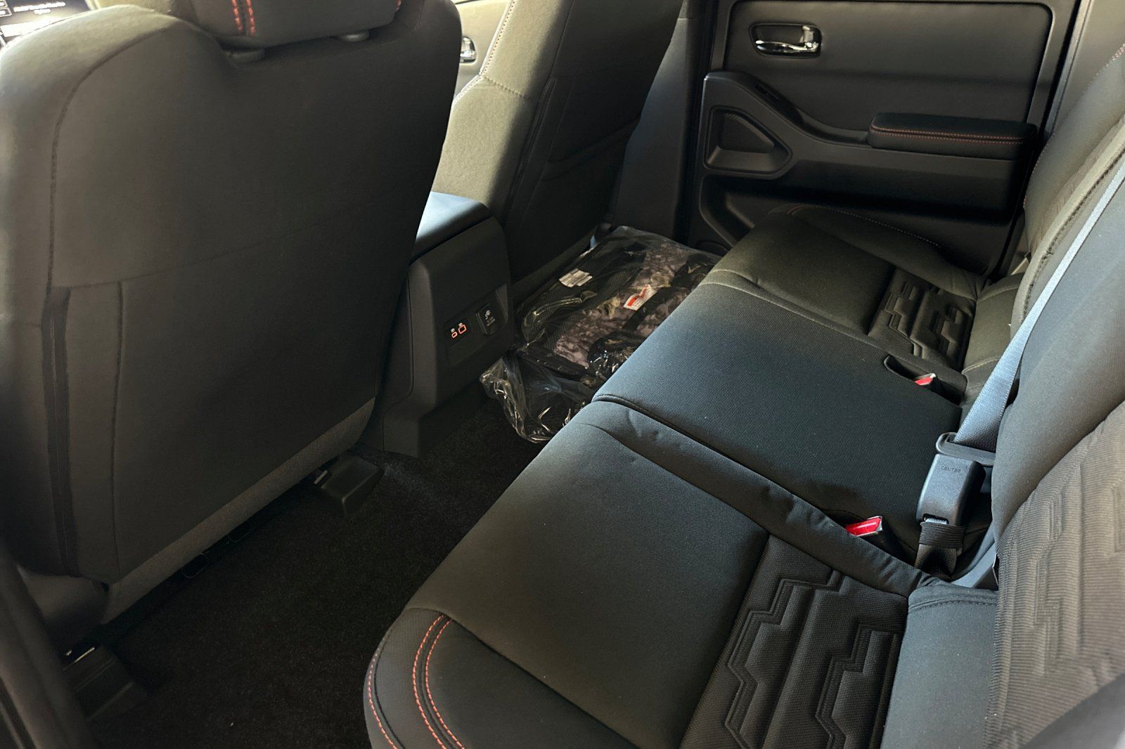 2025 Nissan Frontier PRO-4X - Photo 9