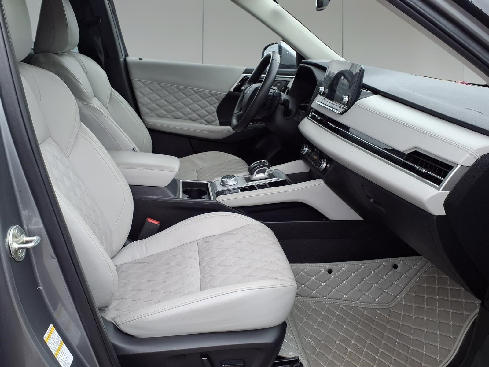 2022 Mitsubishi Outlander SEL  at DeMontrond Automotive Group