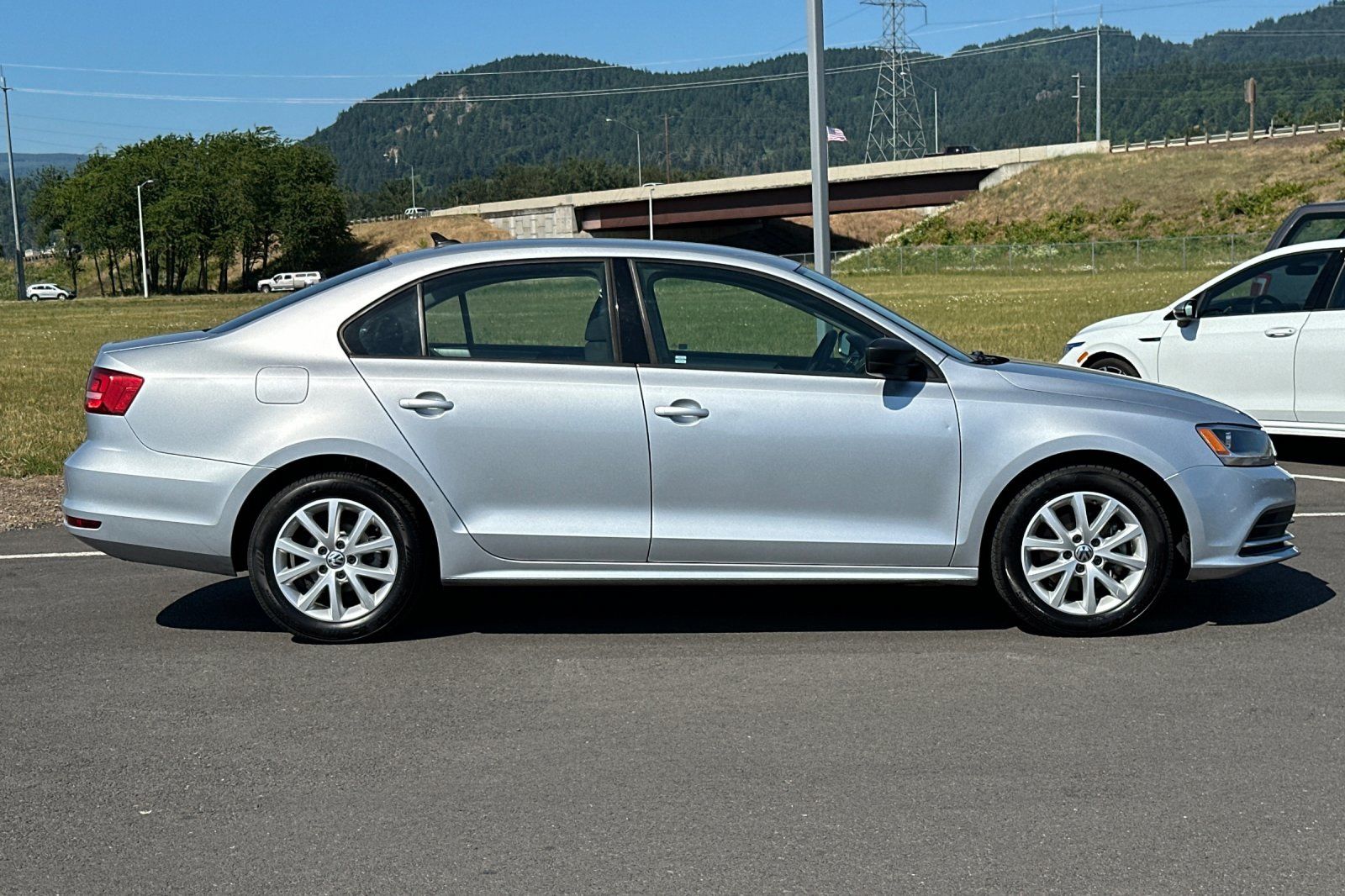 Used 2015 Volkswagen Jetta SE with VIN 3VWD17AJ1FM268718 for sale in Eugene, OR