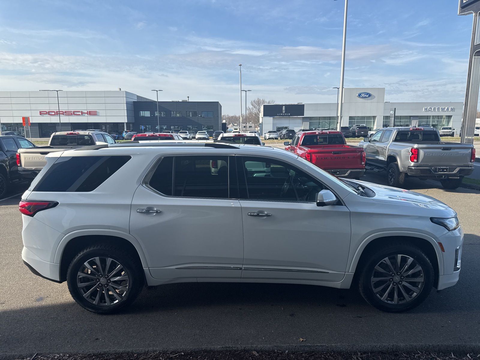 View vehicle photo 5