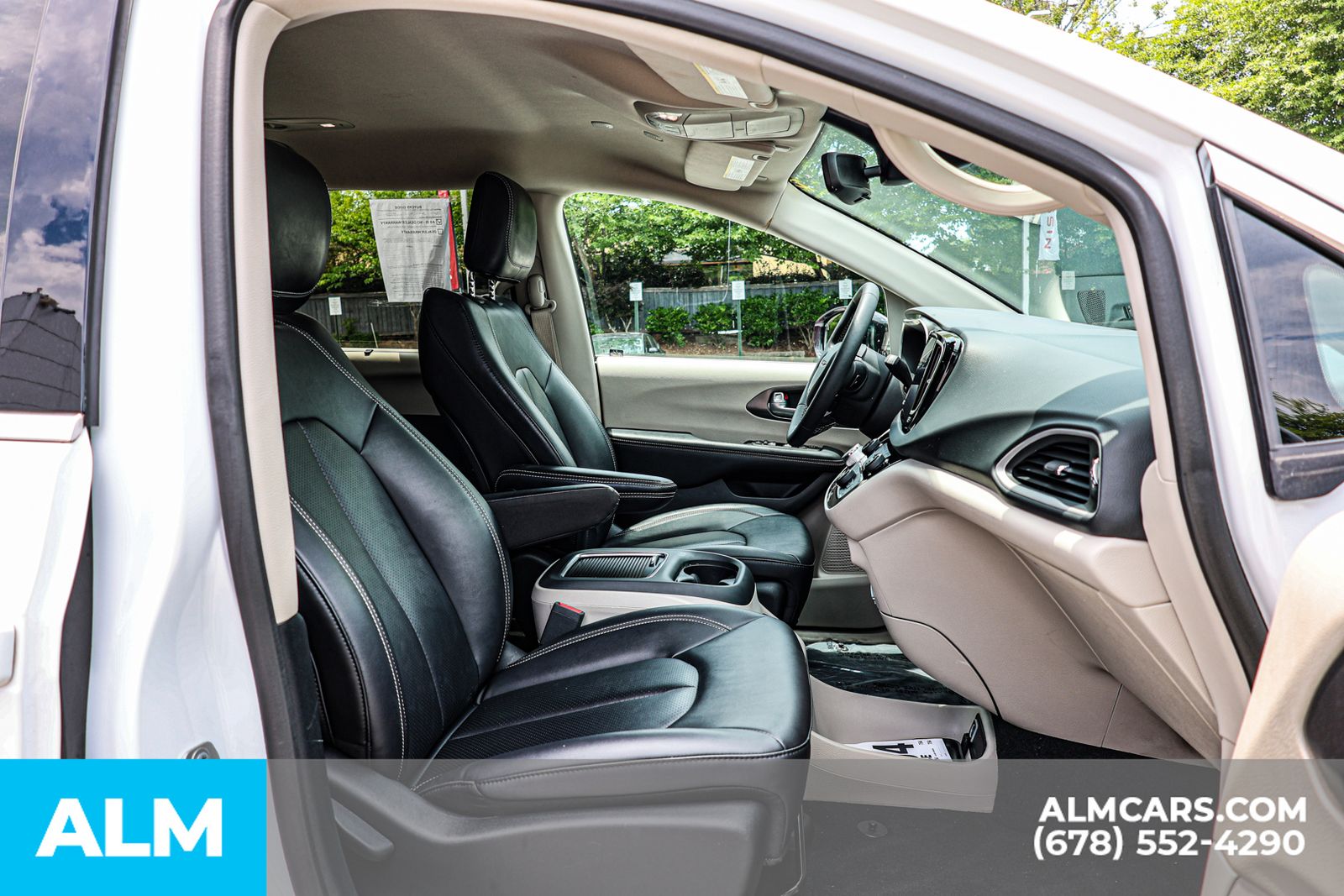 2024 Chrysler Pacifica Touring L photo 21
