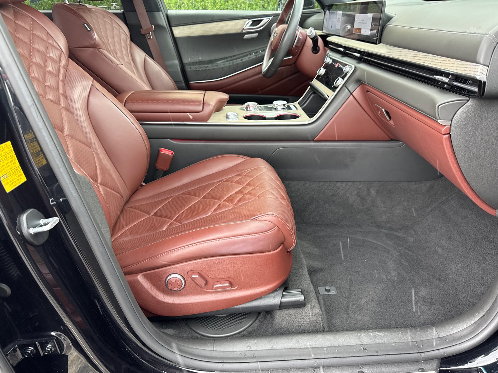 Used 2025 Black Genesis 3.5T Prestige image 13