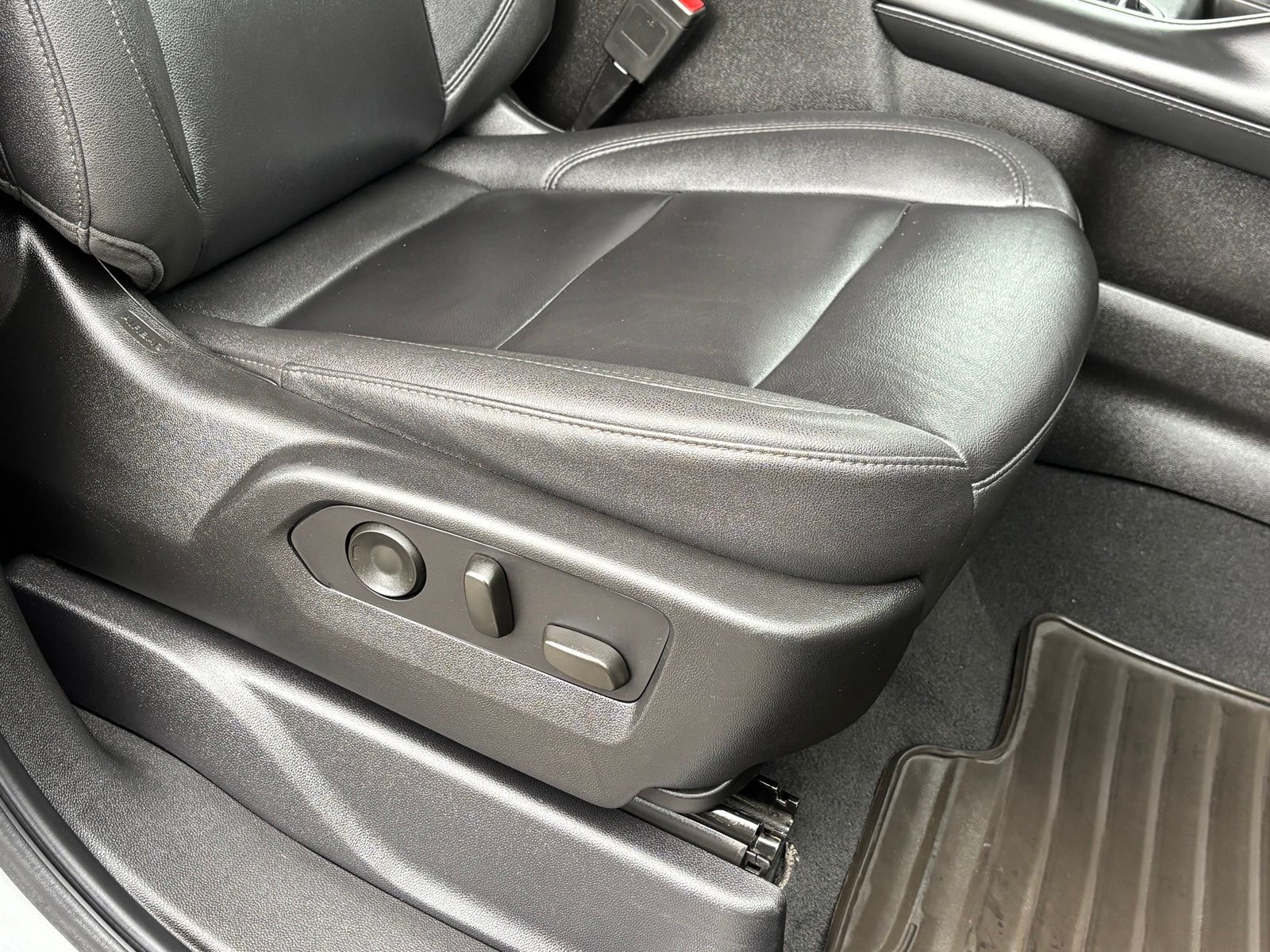 Used 2023 Chevrolet Suburban SUV