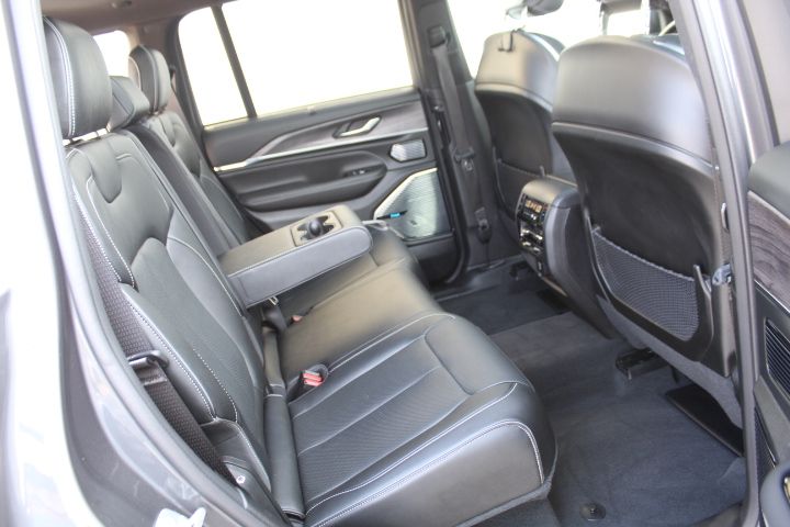 Used Car 2022 Jeep Grand Cherokee  Overland For Sale Under $40,000 In Austin, Texas