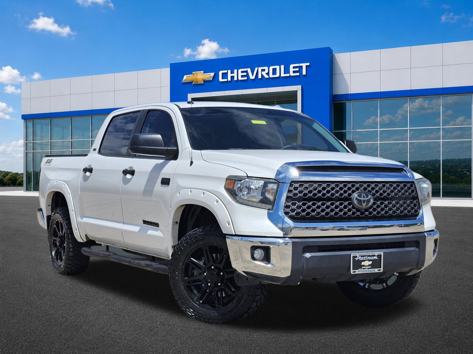 Super White 2018 Toyota Tundra Pickup Truck 4X2 6-Speed Automatic Overdrive