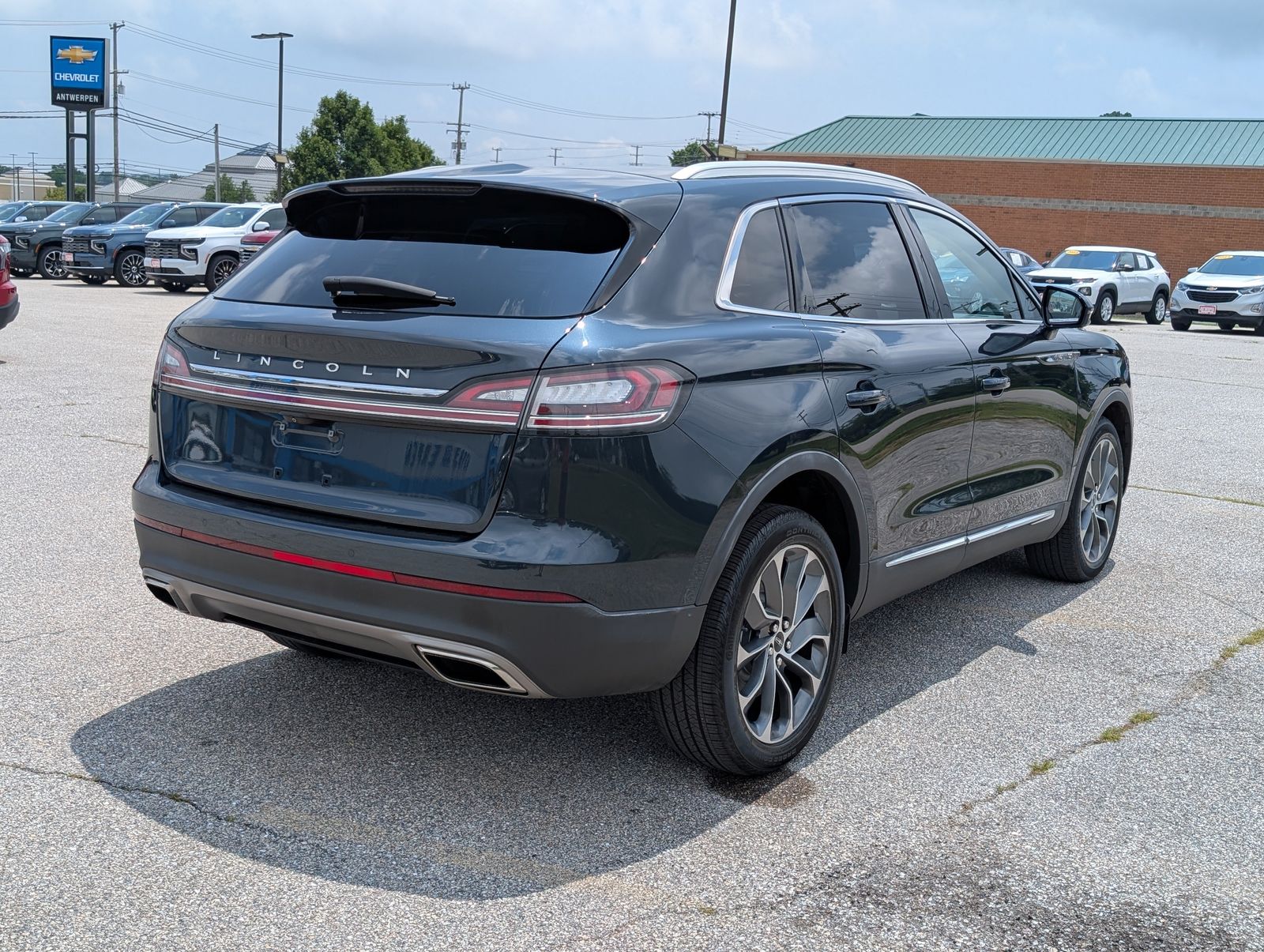 View vehicle photo 3