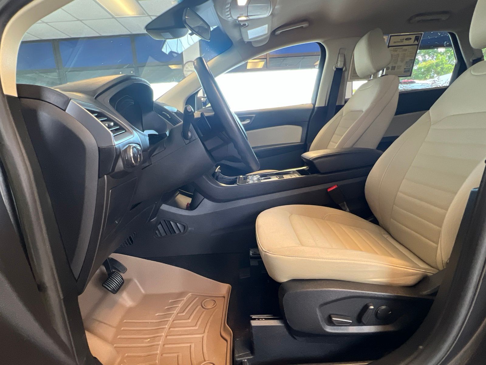 Certified Used 2020 Magnetic Metallic Ford SE image 9