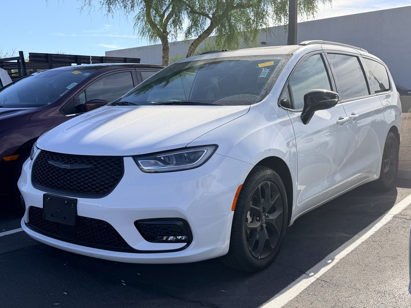 Bright White Clearcoat 2025 Chrysler Pacifica Limited FWD Minivan Front-Wheel Drive 9-Speed Automatic