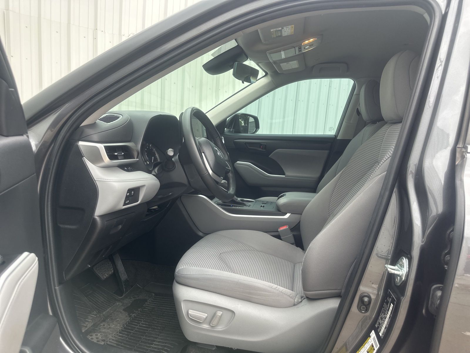 Used Car 2023 Toyota Highlander  Le For Sale Under $35,000 In Austin, Texas