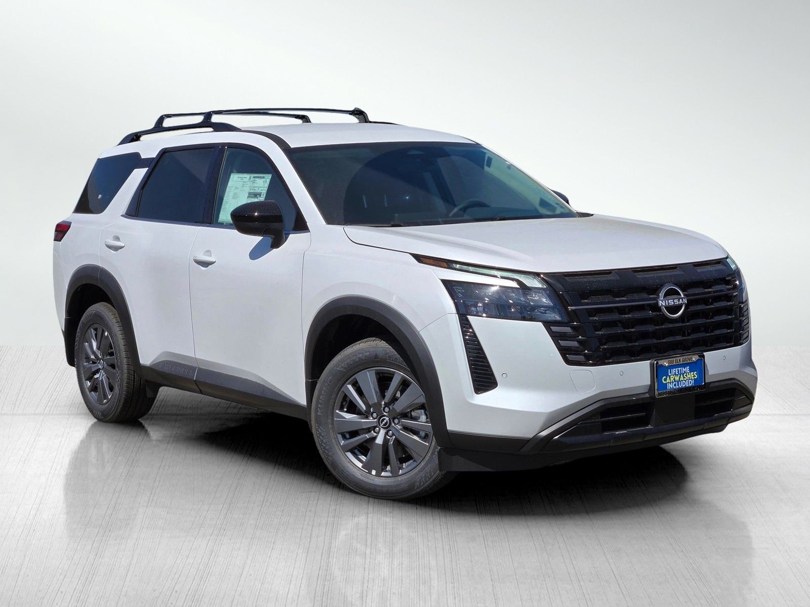 Everest White Pearl Tricoat 2026 Nissan Pathfinder SUV / Crossover All-Wheel Drive 9-Speed Automatic