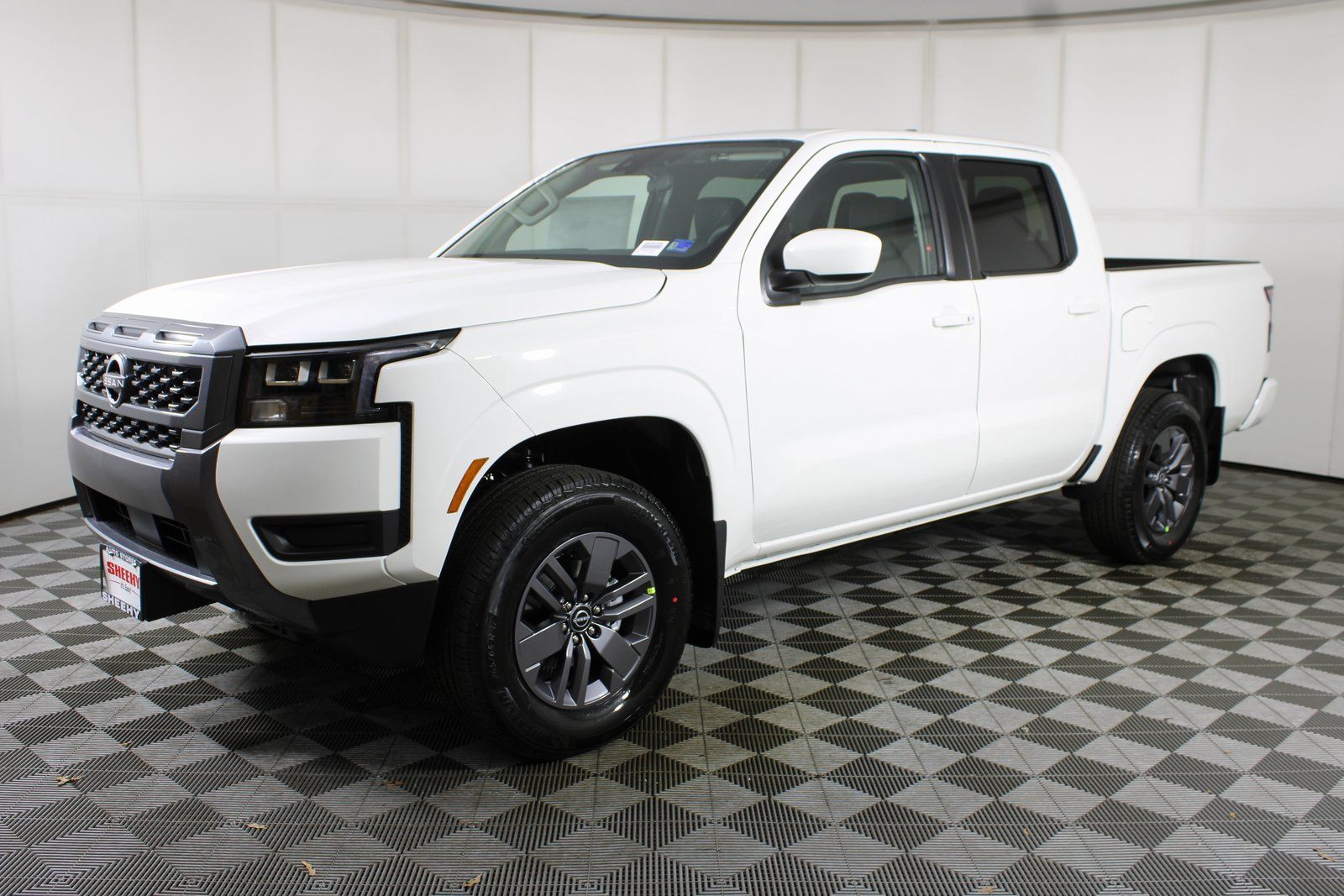 View vehicle photo 3