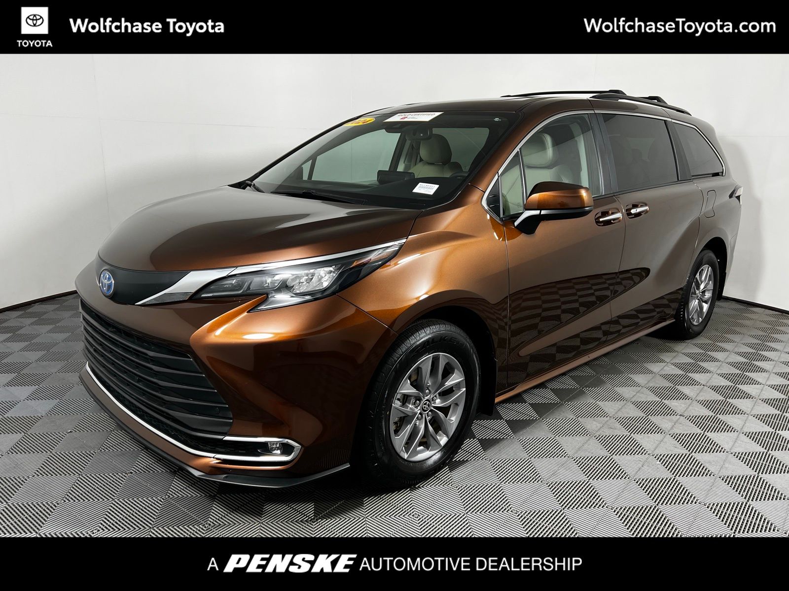 Thumbnail: 2024 Toyota Sienna - 1