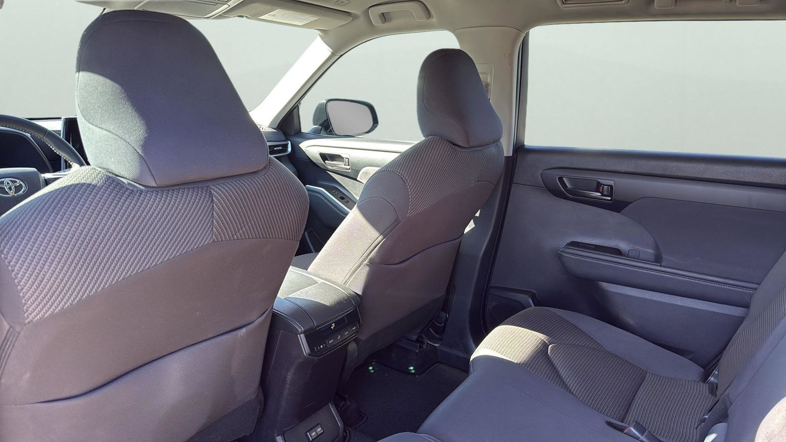 Used Car 2025 Toyota Highlander  Le For Sale Under $40,000 In Austin, Texas