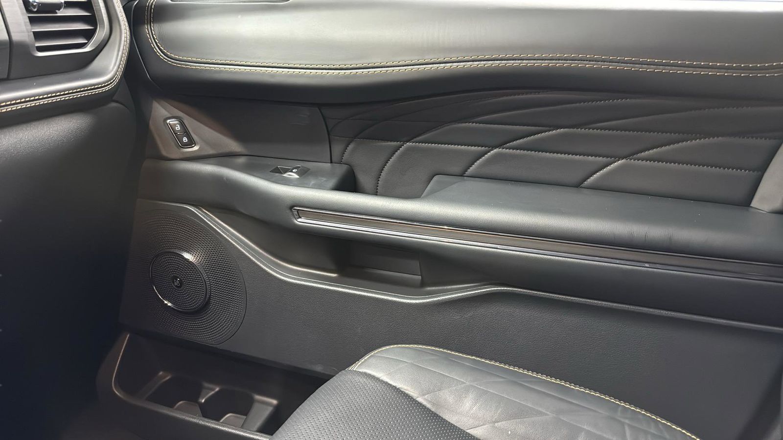 Used Car 2023 Ford Expedition  Platinum For Sale Under $60,000 In Austin, Texas