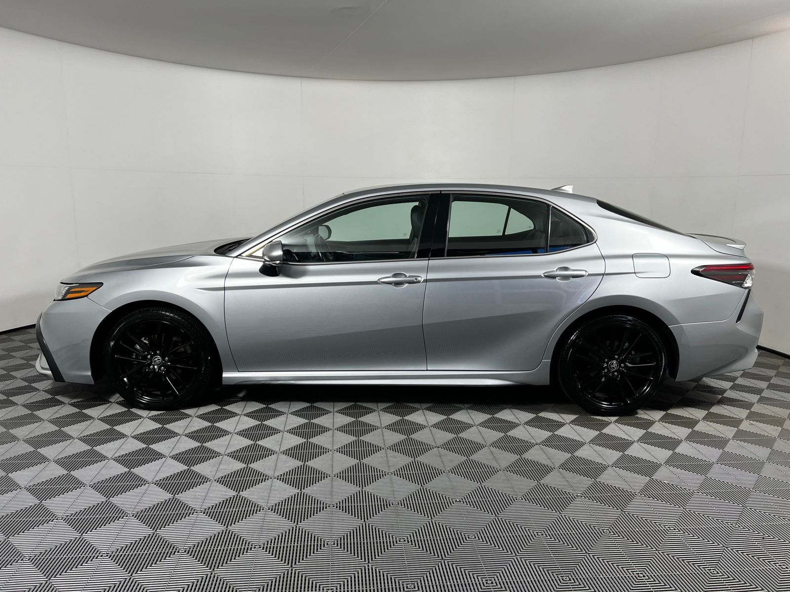 Thumbnail: 2023 Toyota Camry - 8