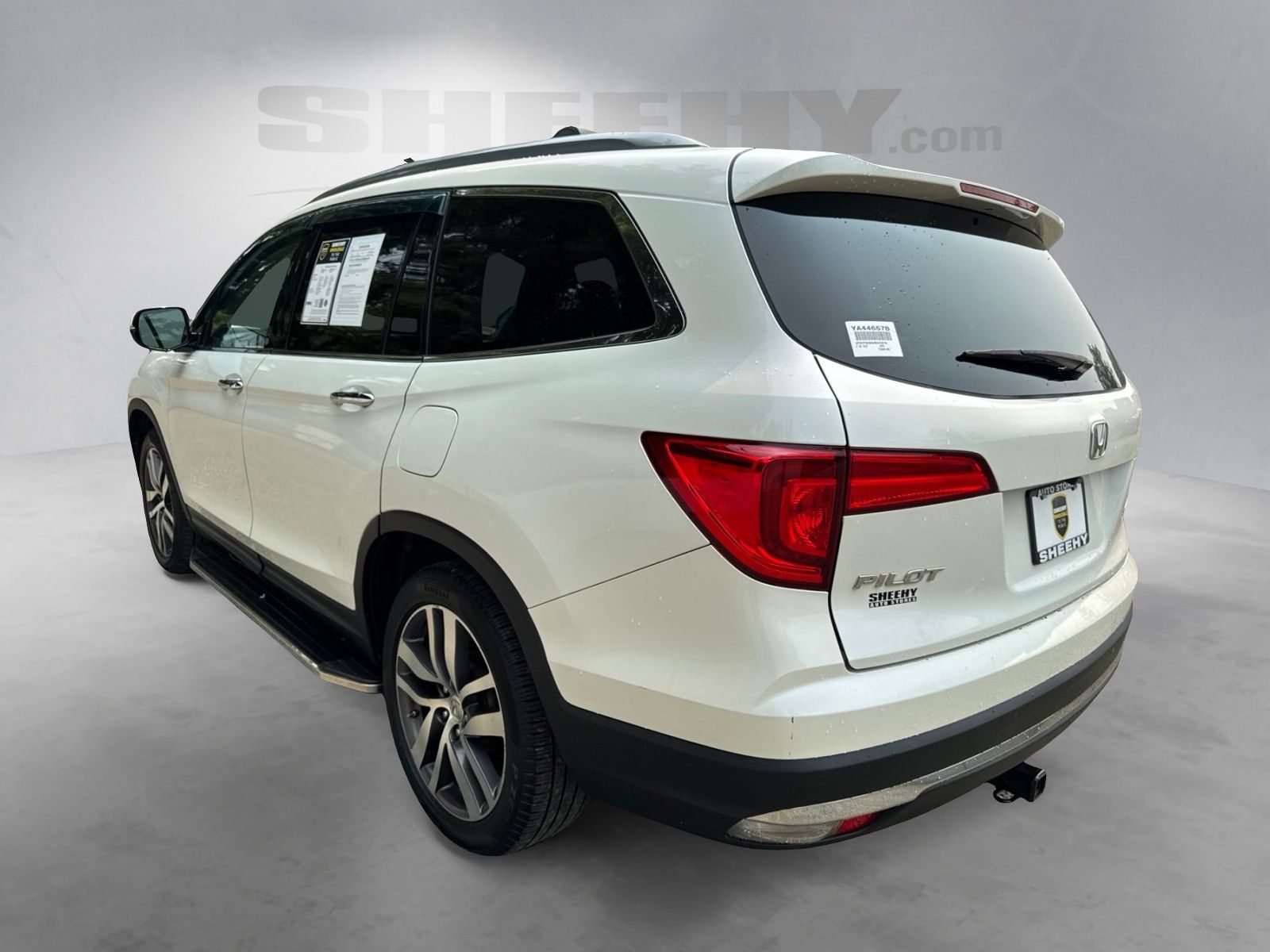 Used 2017 White Diamond Pearl Honda Touring image 14