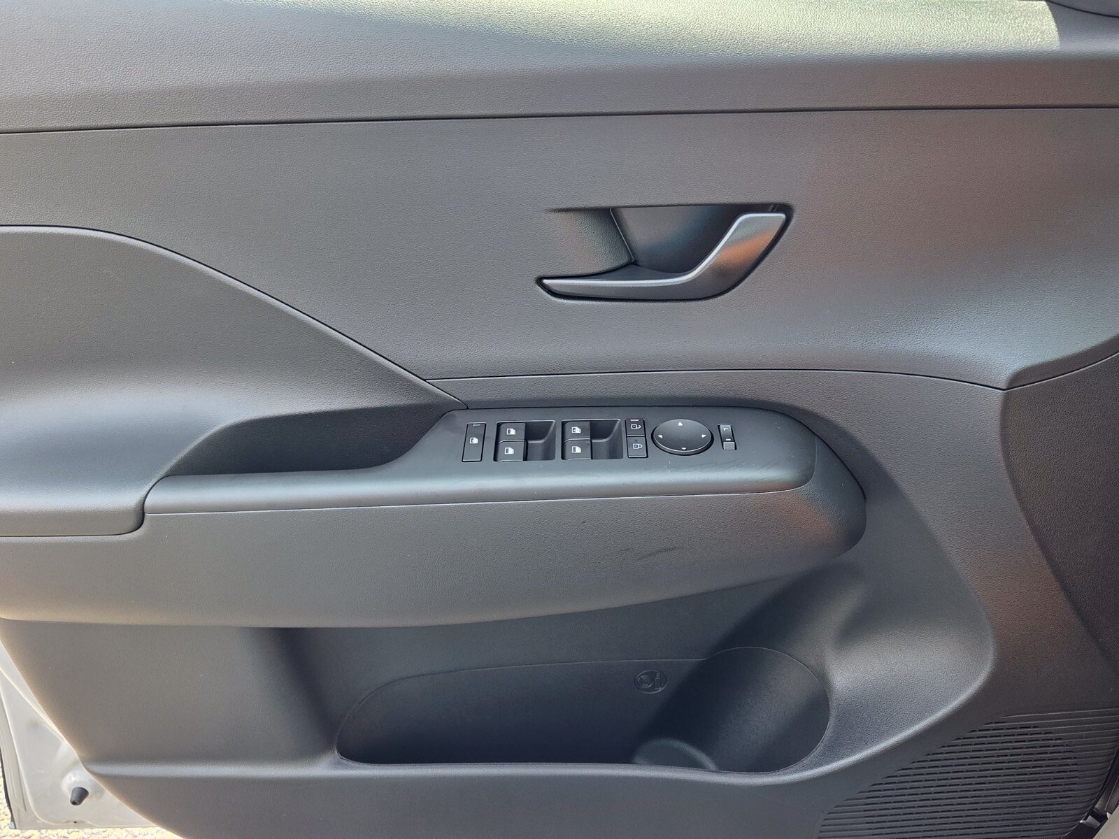 New 2027  HYUNDAI SE image 27