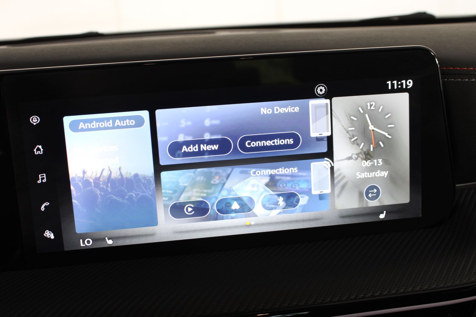 Used 2025 White Nissan SR image 18