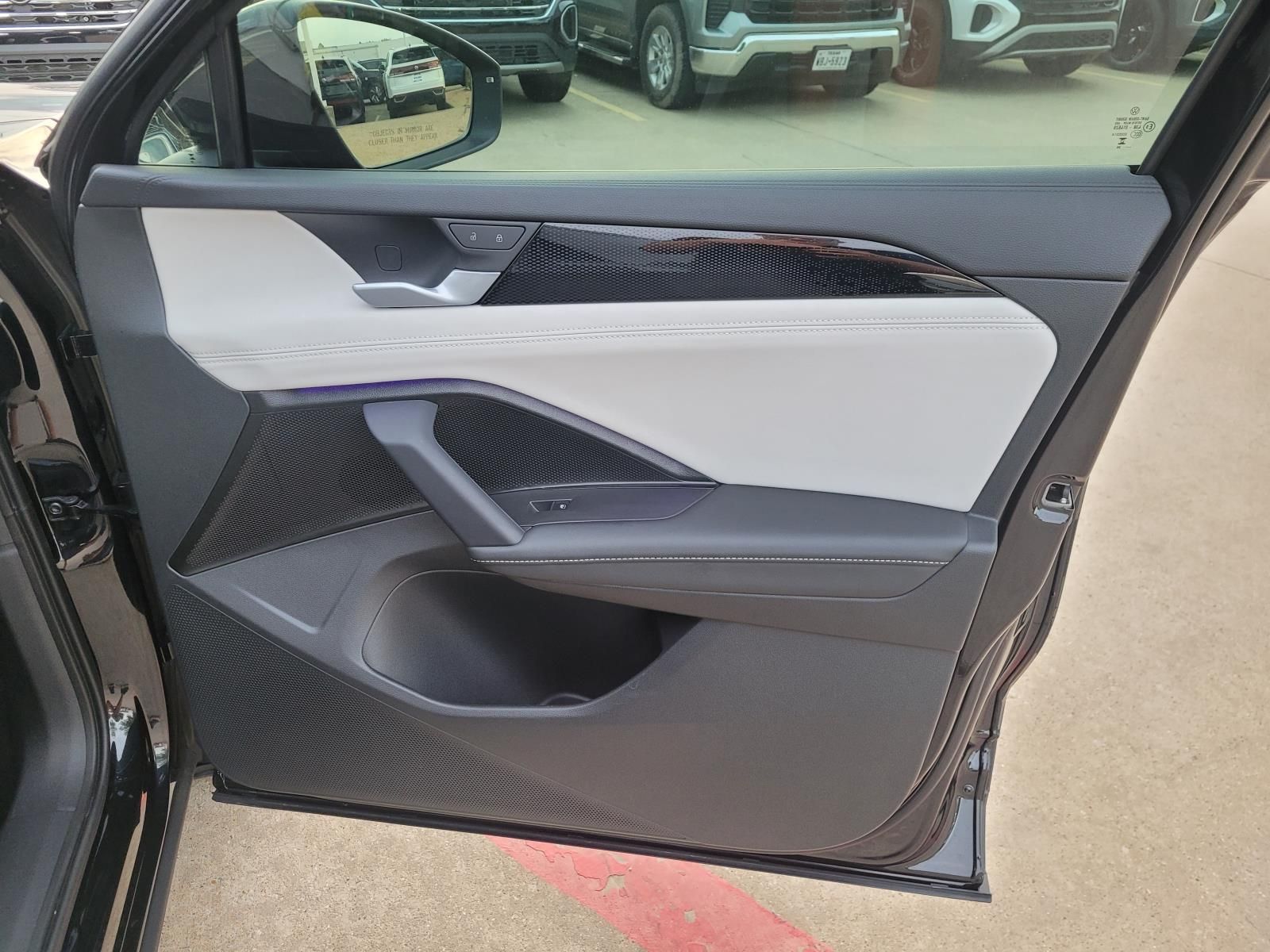 used 2025 Volkswagen Tiguan car, priced at $29,300