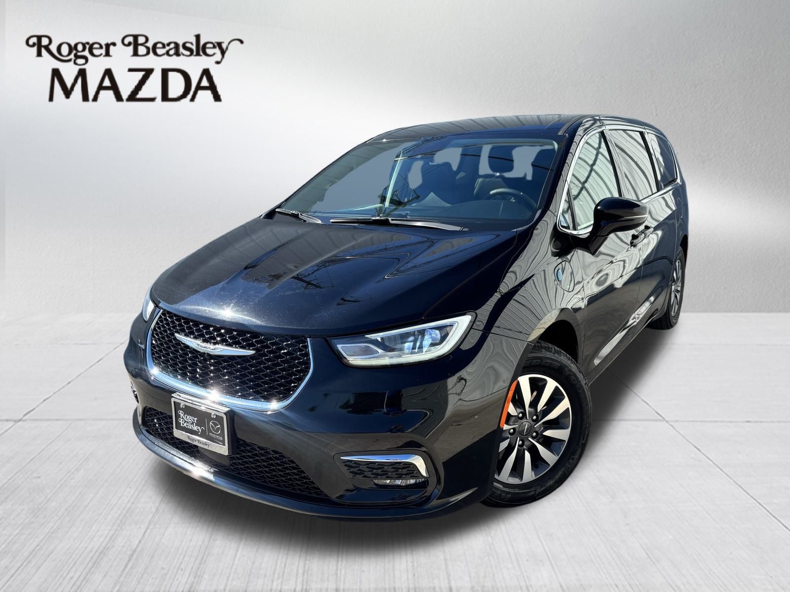 Used Car 2024 Chrysler Pacifica Hybrid  Select For Sale Under $35,000 In Austin, Texas