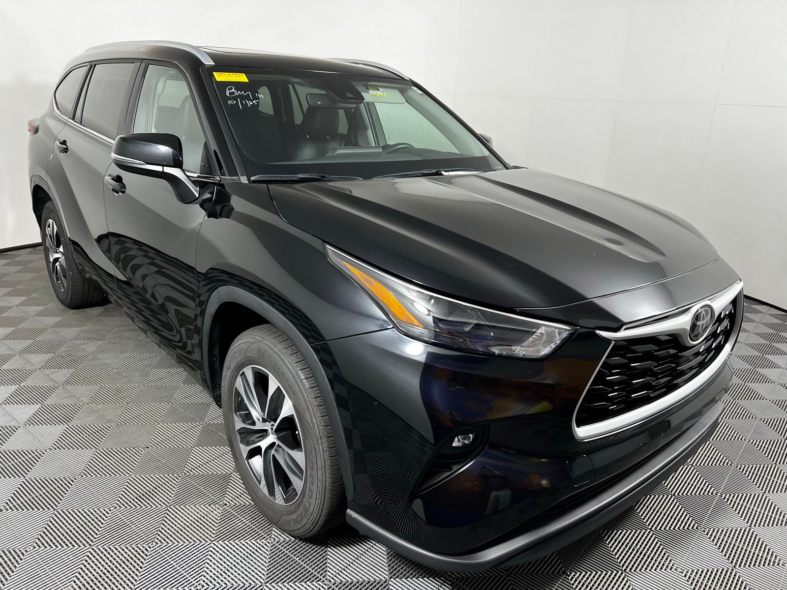Thumbnail: 2024 Toyota Highlander - 3