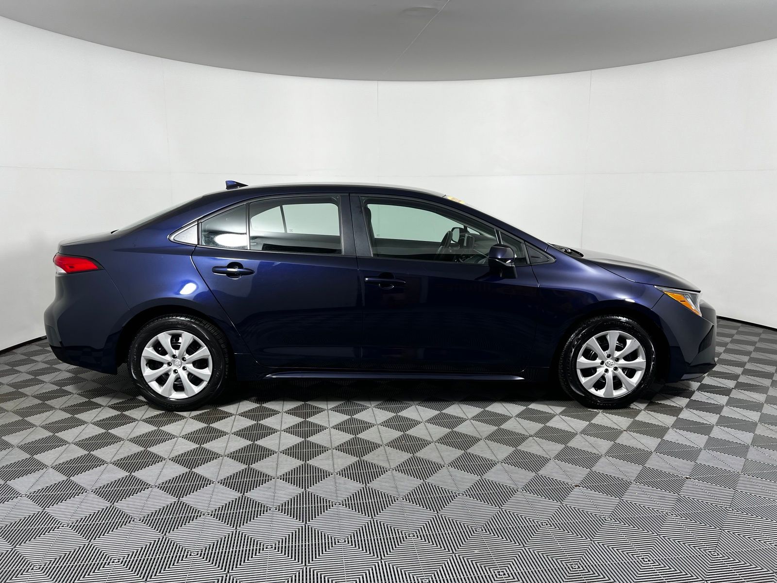 Thumbnail: 2025 Toyota Corolla - 4