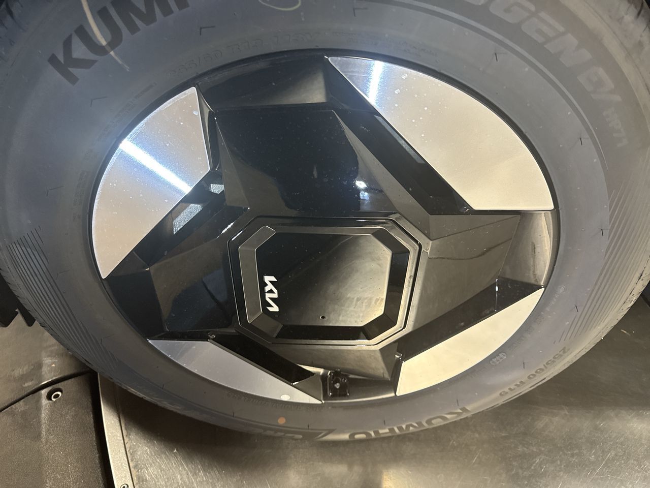 2026 Kia EV9 Wind photo 10